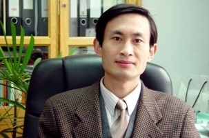 Prof. Huang Fengyi